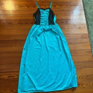 Vintage 70s Aqua and Lace Nightgown